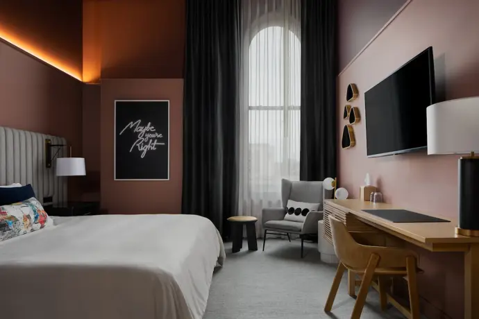 king deluxe suite at Kinn Guesthouse